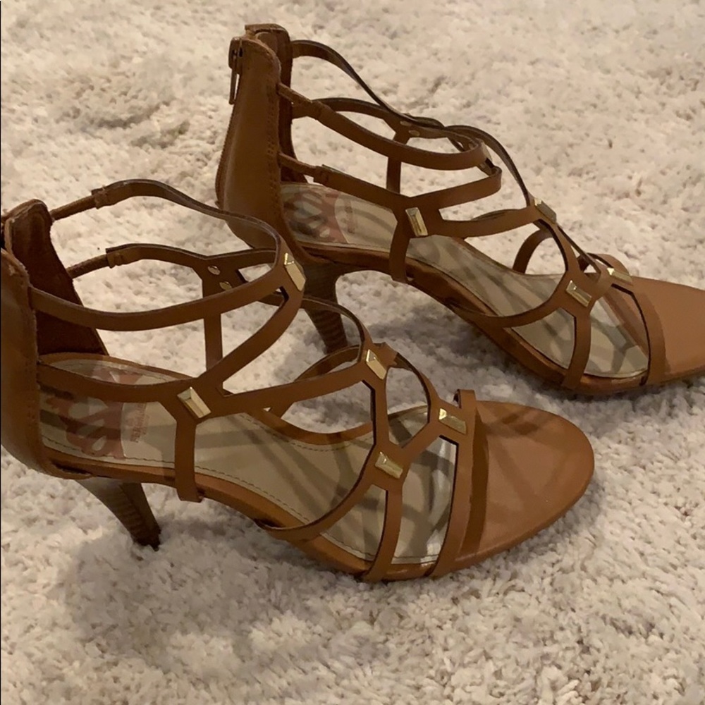 Shoes - Picture 5 of 6